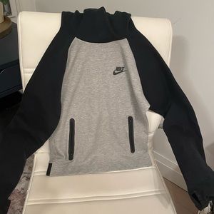 Nike women’s hoodie